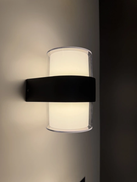 Wall light Otara 2lt IP65 10W 3CCT BLK Wall light Otara 2lt IP65 10W 3CCT BLK