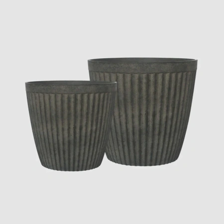 Elwood Set of 2 Tall Planters Black