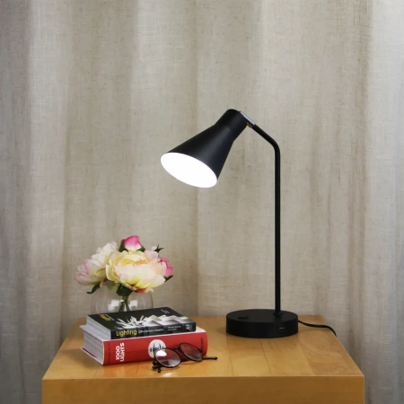 Desk lamp THOR WITH USB BLACK