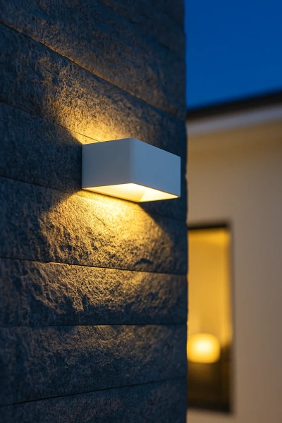 Wall light Mia WHT 3CCT Up-Down LED HV3665T-WHT IP65